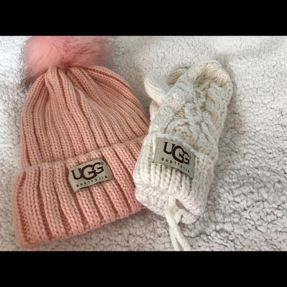 UGG Accessories - Ladies ugg hat and mitt set